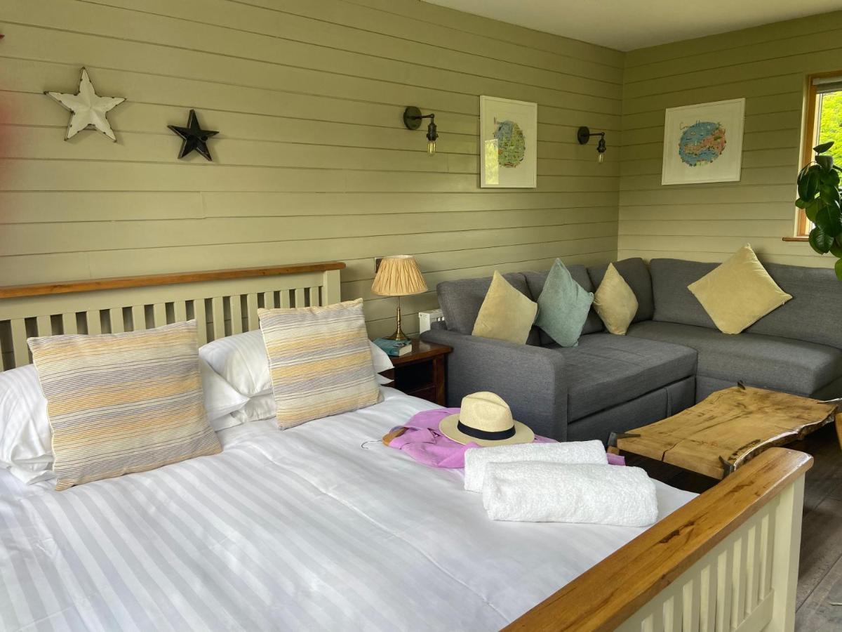 The Countryside Cabin With Private Hot Tub Apartment Newquay (Cornwall)