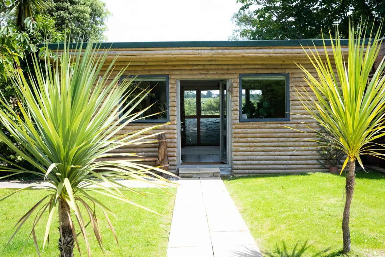 The Countryside Cabin With Private Hot Tub Apartment
